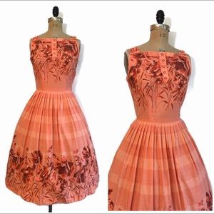 Vintage 1950s novelty border print sundress dress